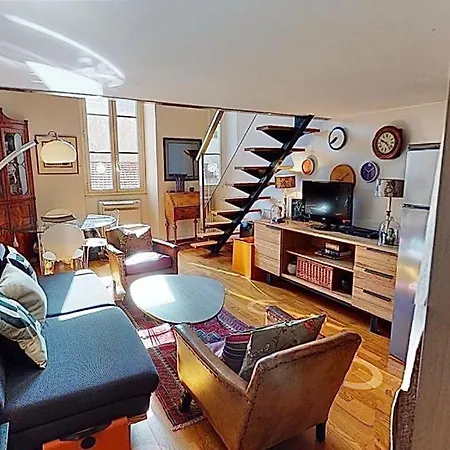 Spacious 3 Bed In The Heart Of *