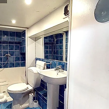 Spacious 3 Bed In The Heart Of *