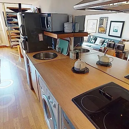 Spacious 3 Bed In The Heart Of